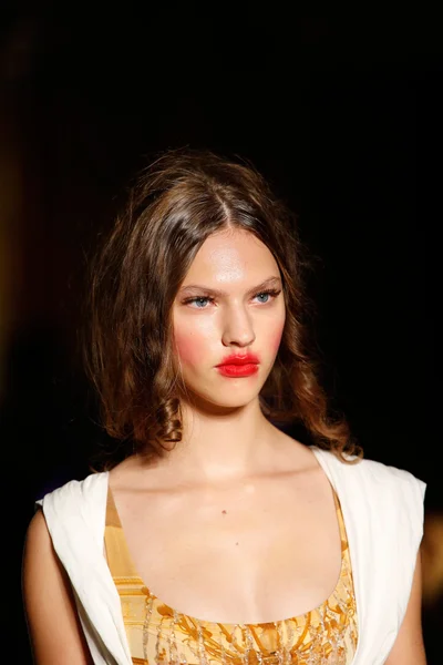 Look 11